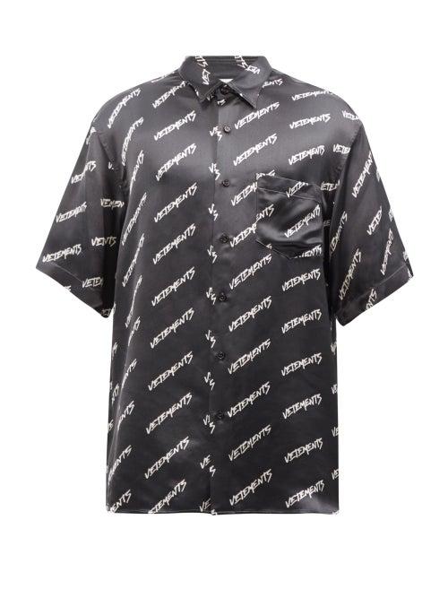 Vetements - Logo-print Short-sleeved Satin Shirt - Mens - Black White
