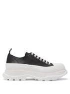 Matchesfashion.com Alexander Mcqueen - Hybrid Slick Chunky-sole Leather Trainers - Mens - Black White