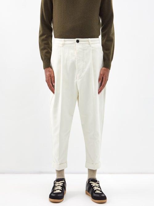 Ami - Pleated Cotton Carrot-leg Trousers - Mens - Cream