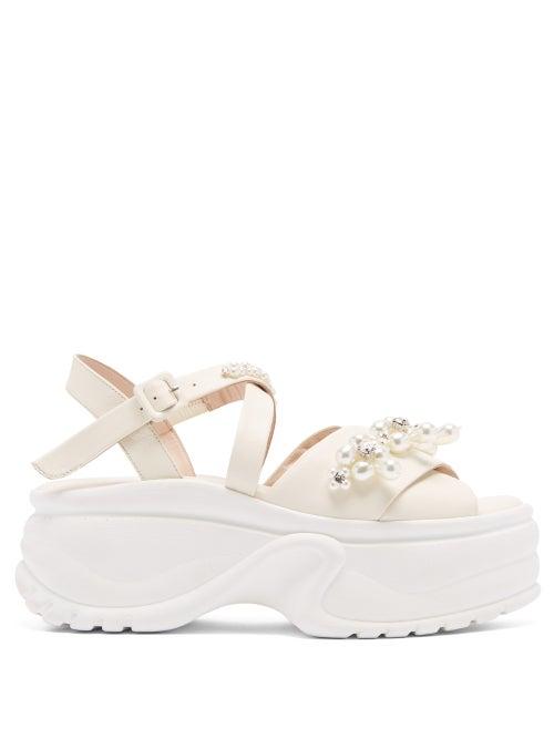 Matchesfashion.com Simone Rocha - Flatform-sole Embellished Leather Sandals - Womens - Cream