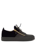 Matchesfashion.com Giuseppe Zanotti - Leather And Velvet Low Top Trainers - Mens - Black