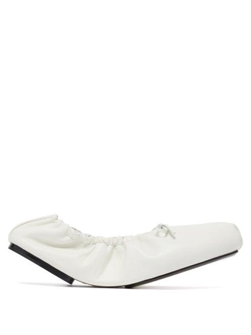 Matchesfashion.com Khaite - Ahsland Foldable Leather Flats - Womens - White