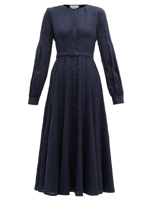 Matchesfashion.com Gabriela Hearst - Gertrude Aloe Infused Linen Dress - Womens - Navy