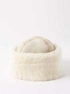 Toteme - Shearling Hat - Womens - Ivory