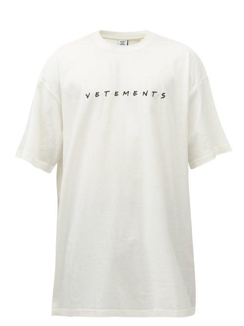 Matchesfashion.com Vetements - Friendly Oversized Logo-print Cotton T-shirt - Mens - White