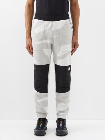 The North Face Xx Kaws - Retro 1995 Denali Camo-print Fleece Trousers - Mens - Grey