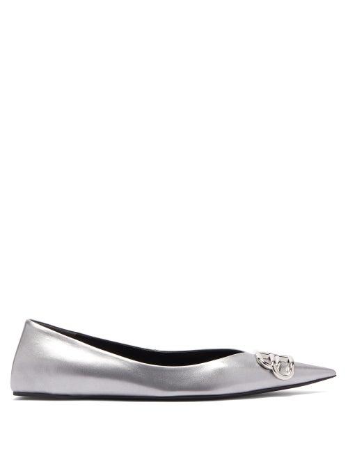 Matchesfashion.com Balenciaga - Knife Point Toe Leather Pumps - Womens - Silver
