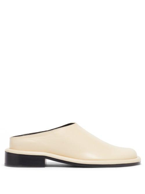 Matchesfashion.com Proenza Schouler - Pipe Round-toe Leather Backless Loafers - Womens - Cream