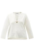 Matchesfashion.com Valentino - V-plaque Cashmere Sweater - Womens - Ivory