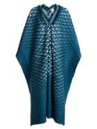 Matchesfashion.com Issey Miyake - Retrospect 1 Pleated Fringe Trimmed Kaftan - Womens - Blue White