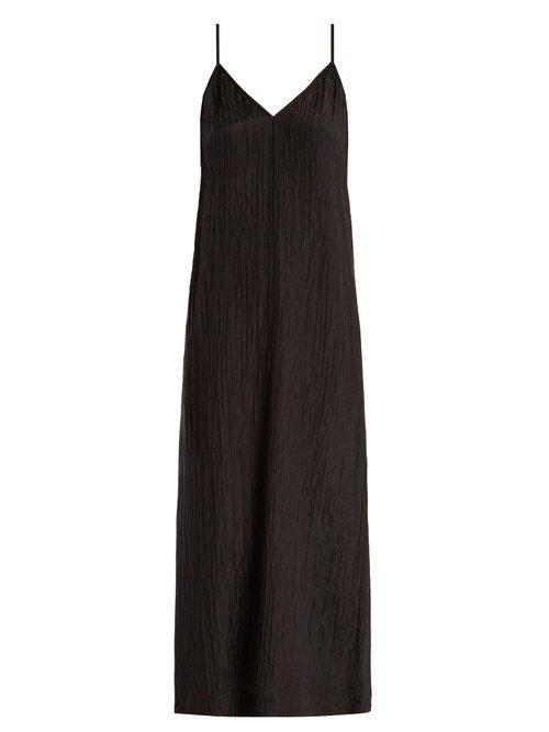 Matchesfashion.com Raey - V Neck Crinkled Silk Cami Midi Slip Dress - Womens - Black