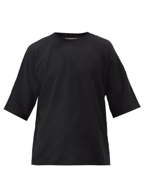 Matchesfashion.com Issey Miyake Men - Pliss Mid-sleeve Cotton-blend T-shirt - Mens - Black