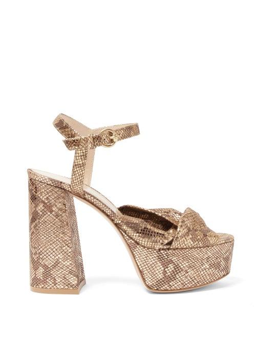 Matchesfashion.com Gianvito Rossi - Crossover Front 70 Platform Suede Sandals - Womens - Nude