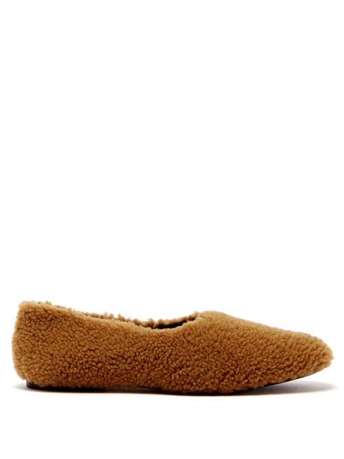 Matchesfashion.com Fur Deluxe - Shearling Ballet Flats - Womens - Tan