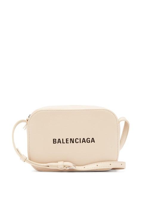 Matchesfashion.com Balenciaga - Everyday Xs Leather Cross Body Bag - Womens - Beige