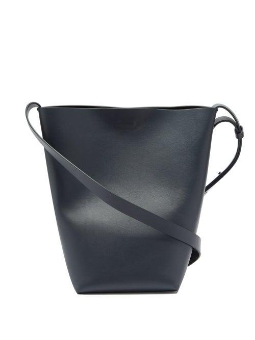 Matchesfashion.com Aesther Ekme - Sac Large Leather Cross-body Bag - Womens - Navy