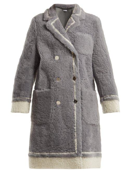 Matchesfashion.com Thom Browne - Contrast Trim Shearling Coat - Womens - Grey White