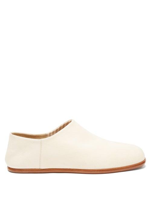 Matchesfashion.com Maison Margiela - Tabi Split-toe Leather Babouche Slippers - Mens - White