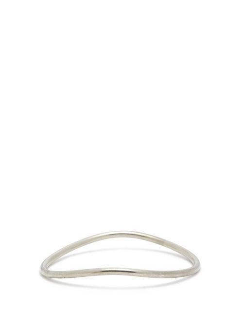 Matchesfashion.com Ann Demeulemeester - Distorted Sterling-silver Bangle - Mens - Silver
