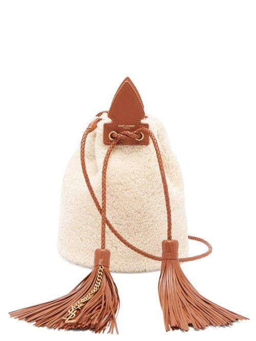 Matchesfashion.com Saint Laurent - Anja Small Shearling Bucket Bag - Womens - Beige