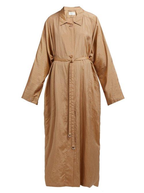 Matchesfashion.com Lemaire - Lightweight Belted Trench Coat - Womens - Light Brown