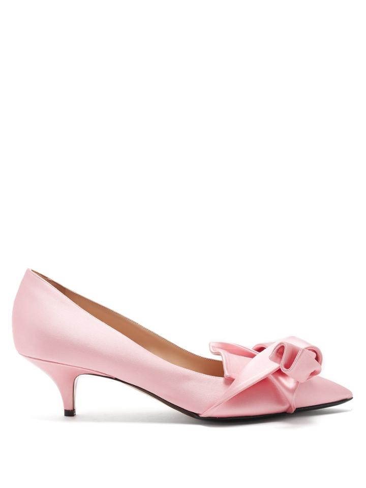 No. 21 Point-toe Bow Satin Pumps