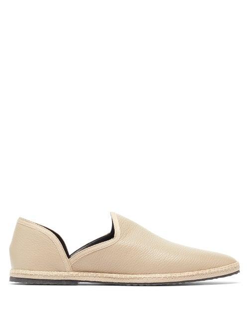 Matchesfashion.com The Row - Friulane Grained-leather Slipper Flats - Womens - Beige