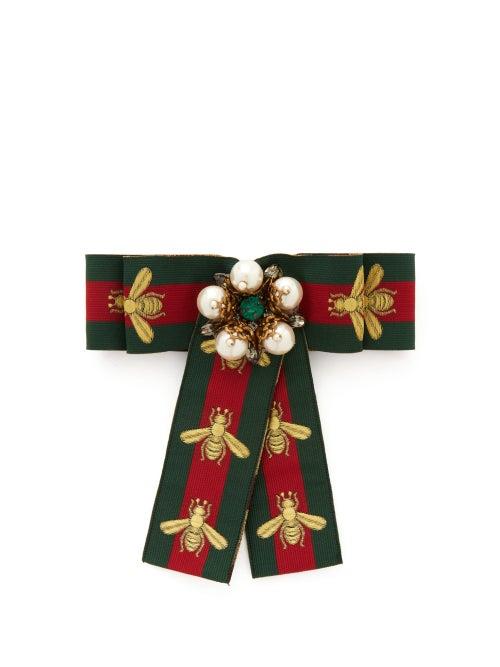 Matchesfashion.com Gucci - Pearl Encrusted Web Stripe Bow Brooch - Womens - Green