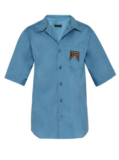 Matchesfashion.com Prada - Logo Patch Stretch Cotton Blend Poplin Shirt - Mens - Blue Multi
