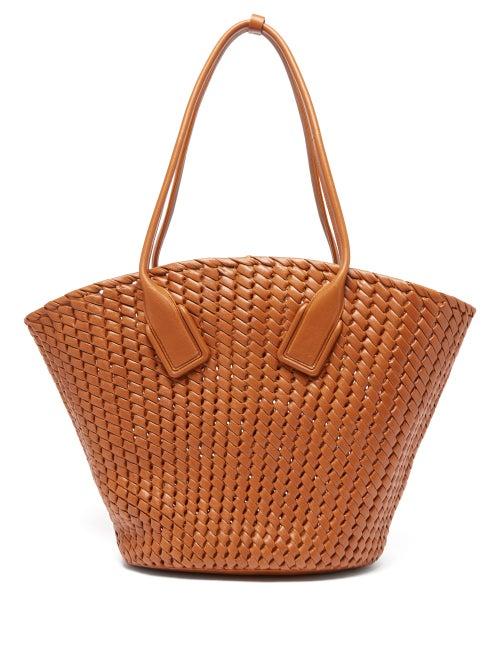 Matchesfashion.com Bottega Veneta - Basket Intrecciato Leather Tote Bag - Womens - Tan