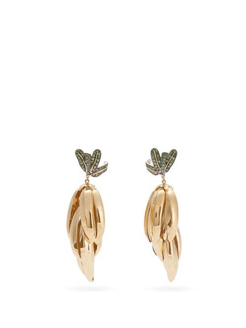 Matchesfashion.com Bibi Van Der Velden - Monkey Banana Bunch 18kt Gold & Tsavorite Earrings - Womens - Gold