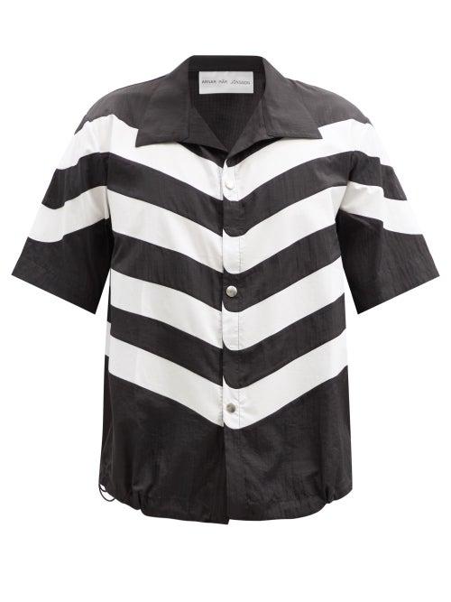 Matchesfashion.com Arnar Mar Jonsson - Drawstring-hem Short-sleeved Striped Ripstop Shirt - Mens - Black