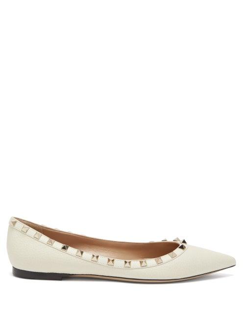 Matchesfashion.com Valentino - Rockstud Grained Leather Ballet Flats - Womens - Cream