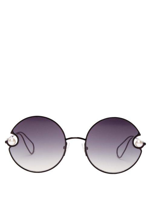 Matchesfashion.com Christopher Kane - Rounded Metal And Faux Pearl Sunglasses - Womens - Black