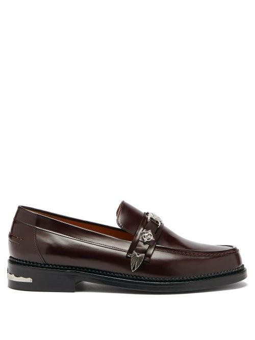 Matchesfashion.com Toga Virilis - Engraved-buckle Leather Loafers - Mens - Burgundy