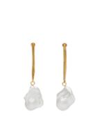 Matchesfashion.com Alexander Mcqueen - Baroque Pearl Drop Earrings - Womens - Gold