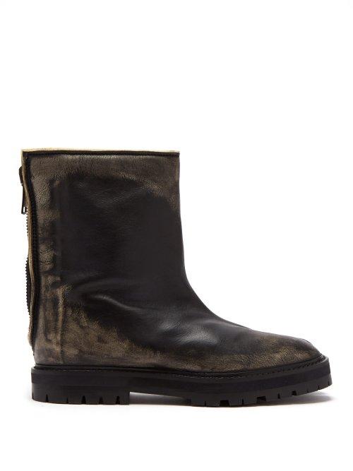 Matchesfashion.com Maison Margiela - Tabi Split Toe Distressed Leather Ankle Boots - Womens - Black