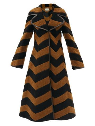 Matchesfashion.com Gucci - Chevron-panelled Shearling Coat - Womens - Black Brown