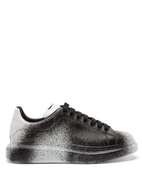 Matchesfashion.com Alexander Mcqueen - Spray Effect Leather Low Top Trainers - Mens - Black White