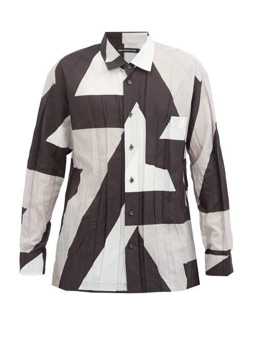 Matchesfashion.com Issey Miyake Men - Pleated Geometric-print Twill Shirt - Mens - White Black