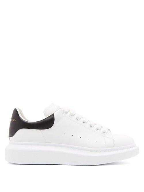 Matchesfashion.com Alexander Mcqueen - Raised Sole Low Top Leather Trainers - Mens - White Black