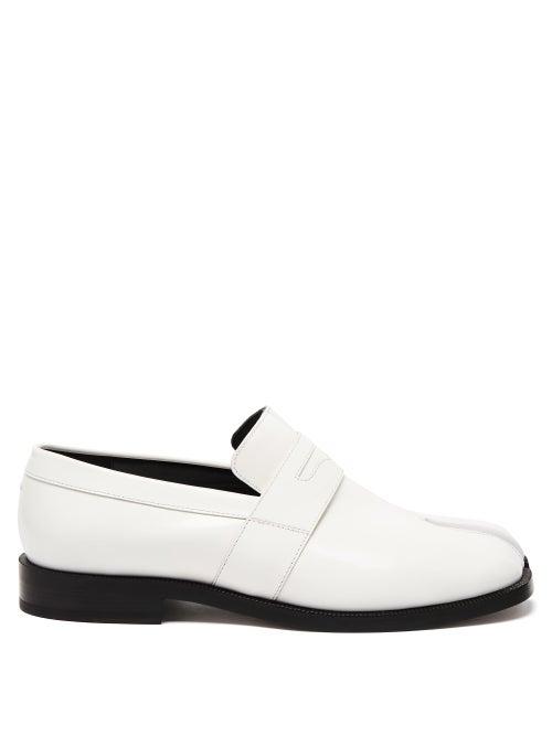 Matchesfashion.com Maison Margiela - Tabi Split-toe Leather Loafers - Womens - White