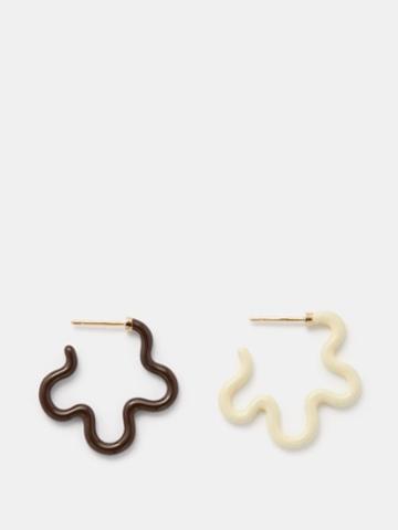 Bea Bongiasca - B Two Tone Enamel, 9kt Gold & Silver Earrings - Womens - Brown Multi