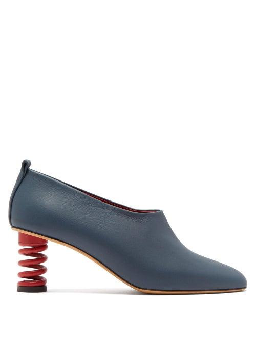 Matchesfashion.com Gray Matters - Molla Spring Heel Leather Pumps - Womens - Navy Red