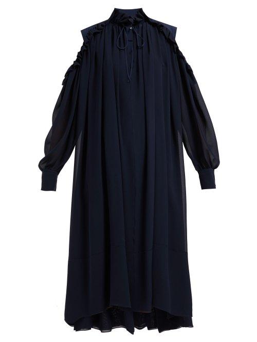 Matchesfashion.com Chlo - Ruffled Cut Out Shoulder Silk Georgette Midi Dress - Womens - Navy