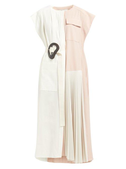 Matchesfashion.com Tibi - Edith Statement Buckle Pleated Midi Dress - Womens - White Multi