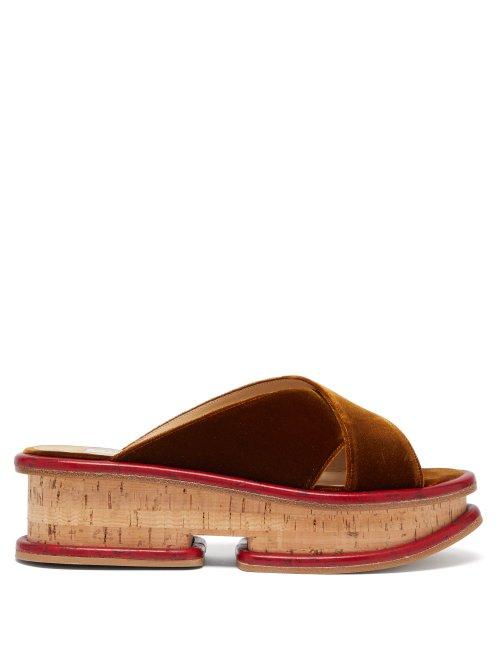 Matchesfashion.com Gabriela Hearst - Gryphius Velvet Flatform Slides - Womens - Bronze