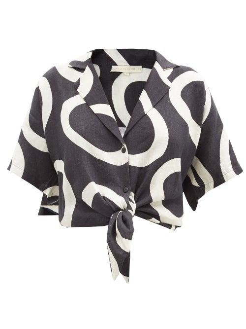 Cala De La Cruz - Marcy Ring-print Cropped Linen Shirt - Womens - Black White