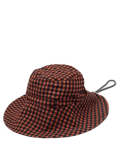 Matchesfashion.com Ganni - Logo-patch Gingham-seersucker Bucket Hat - Womens - Red Print