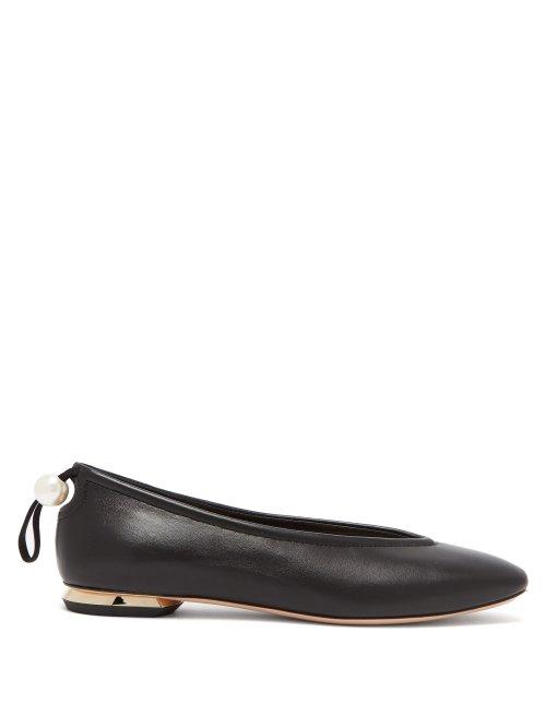 Matchesfashion.com Nicholas Kirkwood - Delfi Pearl Toggle Leather Ballet Flats - Womens - Black
